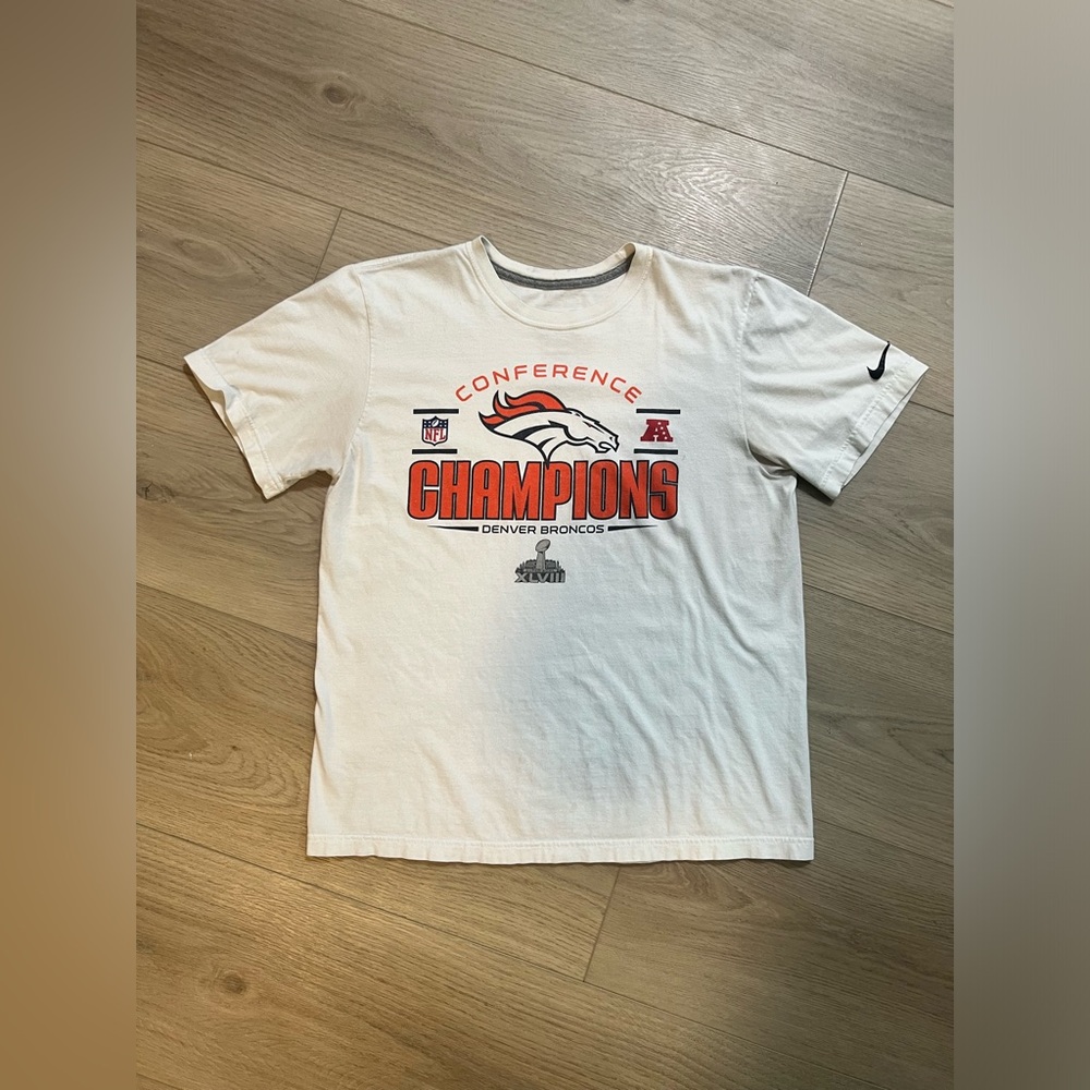 Nike - Denver Broncos - Men’s Medium - Great Condition - No Staining